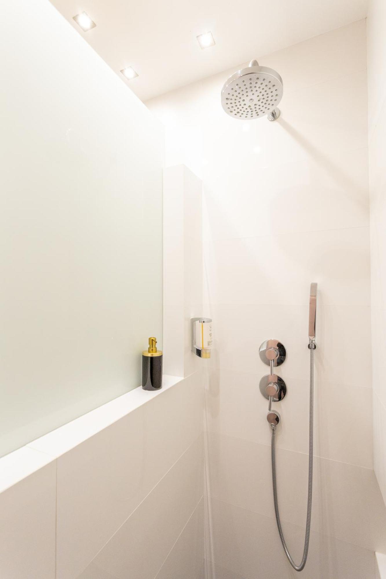 Close-golden - City Center - Zurawia Apartament